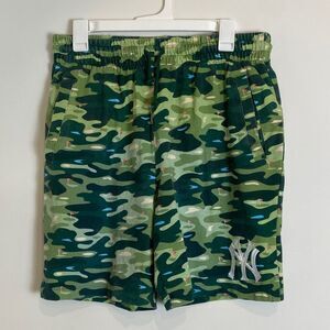New York Yankees MLB Fairway Green Golf Course Shorts Green Size L
